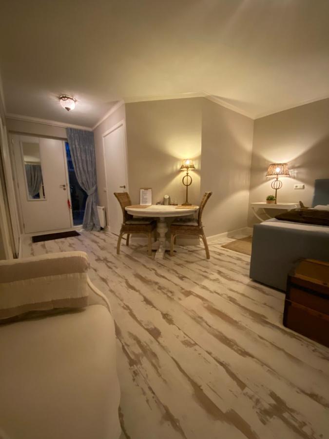 De Vijverkamer-----privé diner op de kamer mogelijk!! Hoogeveen Exterior foto